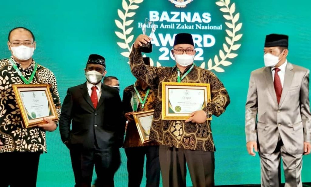BAZNas Sumedang Raih Dua Penghargaan dalam Ajang Anugrah BAZNAS Award 2022