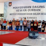 IPDN Sumedang Bagikan Ratusan Paket Daging Kurban Kepada Masyarakat