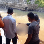 Sesosok Mayat Mengambang di Sungai Cipeles Hebohkan Warga
