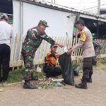 TNI-POLRI Bersama Masyarakat Bersihkan Alun-alun Tanjungsari Sambut HUT RI ke-78, JurnalSuma