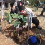 Penghijauan Sejak Dini, Polres Sumdang Tanam 1.500 Bibit Pohon, JurnalSuma