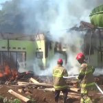 Diduga Korsleting Listrik, Rumah Milik Parno di Cisarua Ludes Terbakar, JurnalSuma