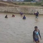 Meriahkan HUT ke-78 RI, ASN Sumedang dan Masyarakat Ikuti Tradisi Ngagogo Ikan, JurnalSuma