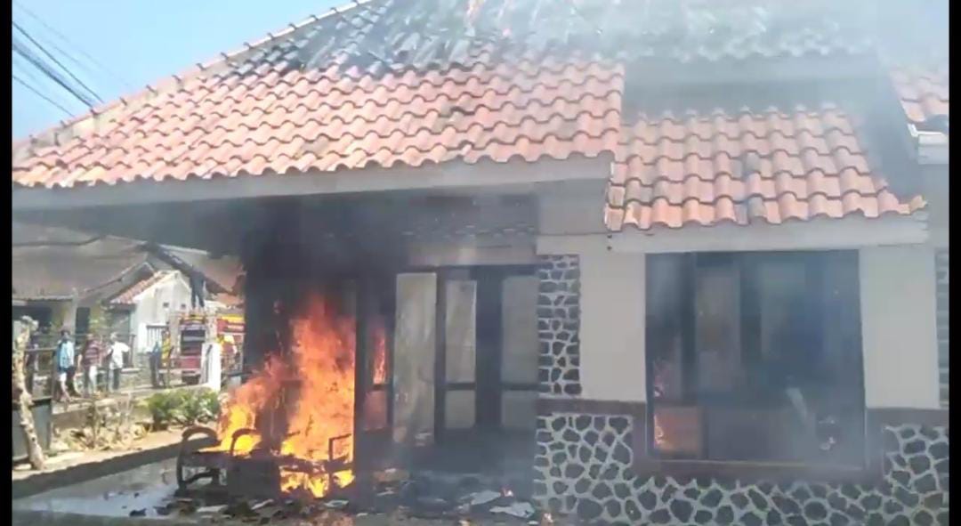 Akibat Puntung Rokok, Rumah Warga di Majalengka Hangus Terbakar, JurnalSuma