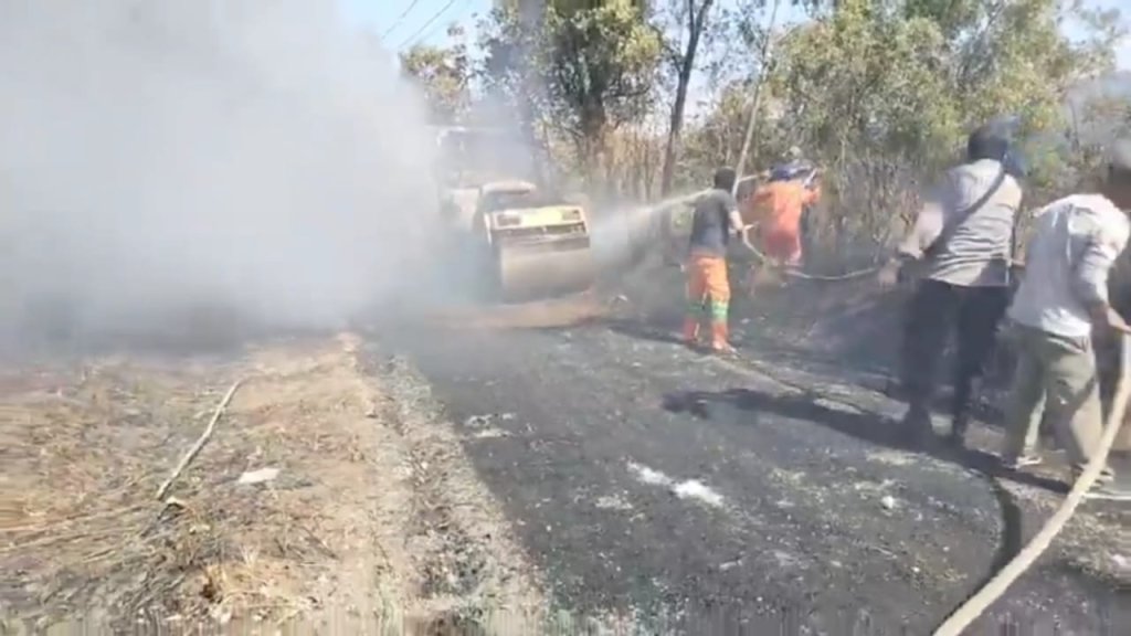2 Unit Alat Perbaikan Jalan Hangus Akibat Kebakaran Hutan, JurnalSuma