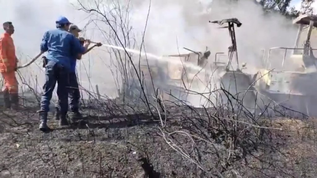 2 Unit Alat Perbaikan Jalan Hangus Akibat Kebakaran Hutan, JurnalSuma