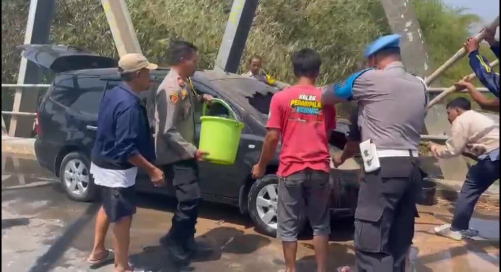Diduga Korsleting Listrik Sebuah Minibus Nyaris Terbakar, JurnalSuma