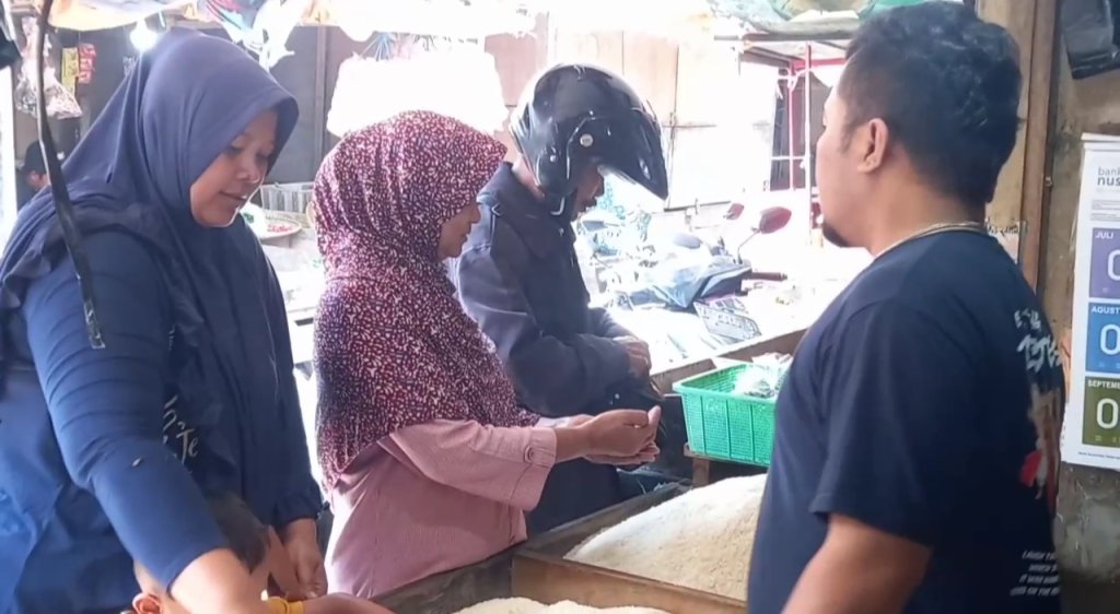 Harga Beras di Sumedang Masih Mahal, Omset Pedagang Menurun, JurnalSuma
