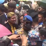 Ribuan Masyarakat Padati Kawasan Alun-alun di Momen Pelepasan Bupati dan Wabup Sumedang, JurnalSuma