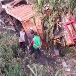 Hilang Kendali Truk Pengangkut Batubara Menabrak Dua Rumah, Penghuni Nyaris Tertimbun, JurnalSuma