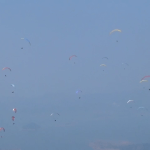 Ratusan Pilot Paralayang dari 18 Provinsi Hiasi Langit Wisata Batudua, JurnalSuma