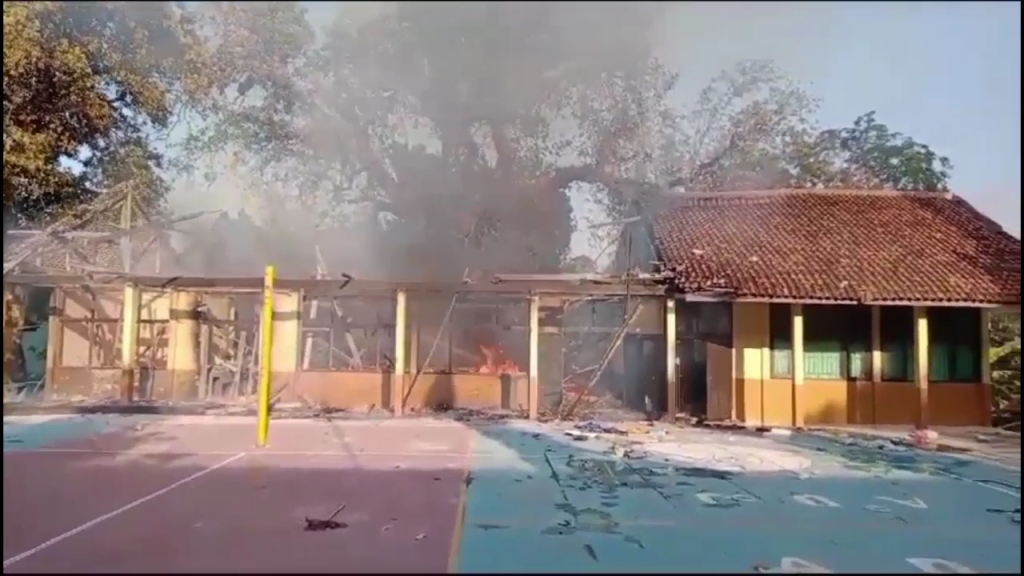 Tiga Ruangan di SMPN 1 Ujungjaya Terbakar, JurnalSuma