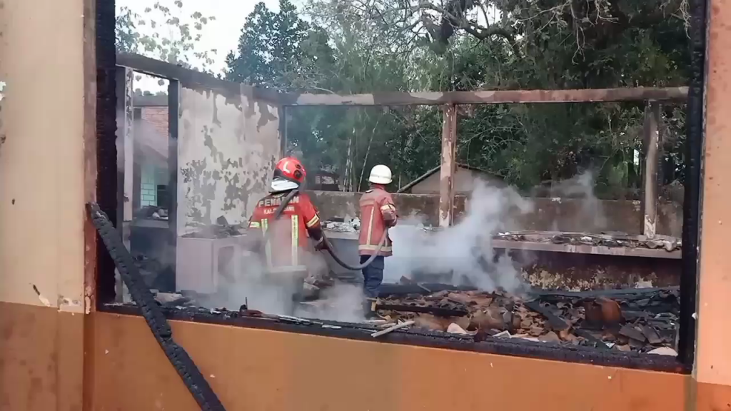 Tiga Ruangan di SMPN 1 Ujungjaya Terbakar, JurnalSuma