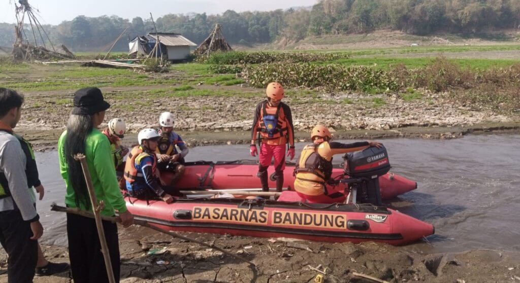 Tim SAR Gabungan Berhasil Temukan RA yang Tenggelam di Sungai Citarum, JurnalSuma