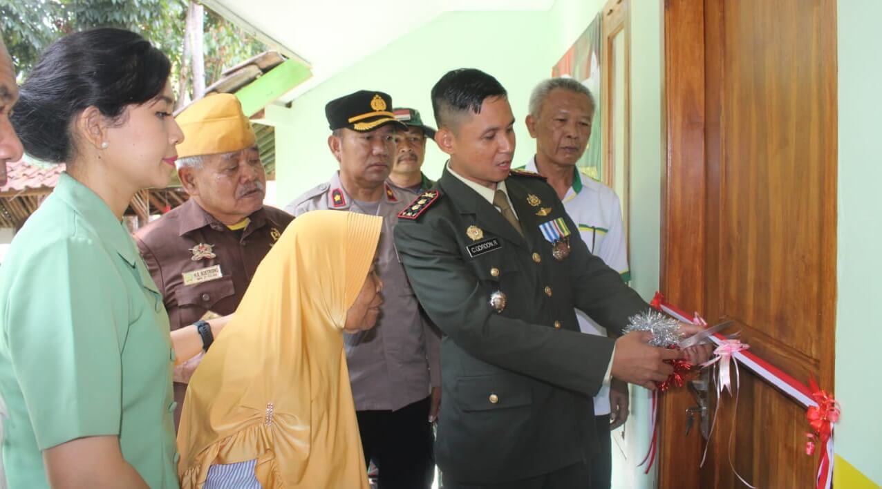 Amah Legiun Veteran Senang Rumahnya Diperbaiki Dalam Rangka HUT ke-78 TNI, JurnalSuma