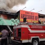 Bangunan Dua Lantai Hangus Terbakar, Kerugian Ditaksir Mencapai Ratusan Juta Rupiah, JurnalSuma