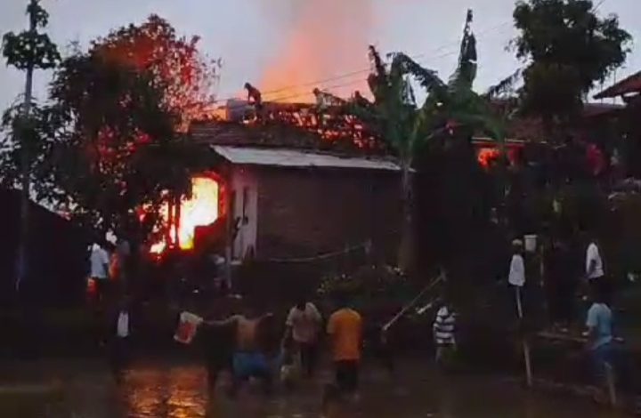 Dua Rumah di Tegalmanggung Ludes Terbakar, Api Berhasil Dipadamkan Warga, Jurnal Suma