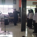 Ketua Panwascam Tomo Melantik 72 PTPS se-Kecamatan Tomo, Senin (22/1/2024).