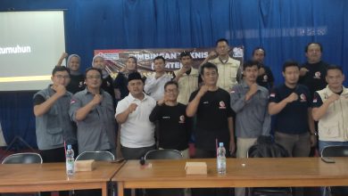 Foto bersama usai Bimtek Pengawasan Logistik dan Pengawasan Masa Kampanye Pemilu 2024.