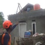 Pohon Besar Berusia Ratusan Tahun di Sumedang Tumbang Menimpa 3 Rumah, Jurnal Suma