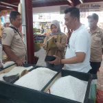 Jajaran Polres Sumedang melakukan sidak ke sejumlah pasar di wilayah Kabupaten Sumedang, Rabu (21/2/2024).