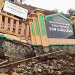 Pagar Tembok SDN Cimalela di Wado Longsor Belum Ada Penanganan