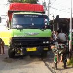 Truk Tronton Hantam Tiga Kendaraan di Sumedang, Penumpang Ojol Meninggal Dunia