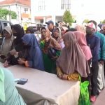 Ratusan Warga di Sumedang Rela Antre di Operasi Gerakan Pangan Murah
