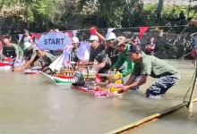 Lomba Kreativitas Warga Talun Membuat dan Balap Perahu Hias Meriahkan HUT ke-79 RI