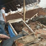 Diguyur Hujan Deras, TPT Ambruk Timpa Rumah Warga di Wado Sumedang