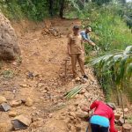Pemdes Bangbayang Bersama Warga Gotong Royong Buka Akses Jalan Penghubung Dua Desa