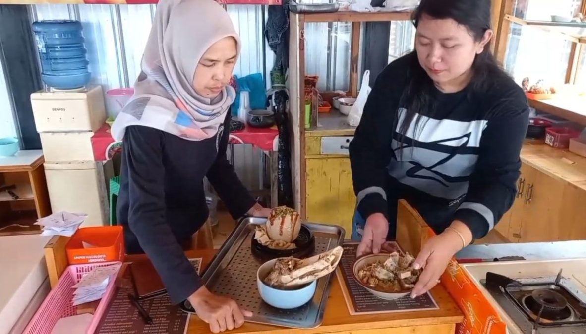 Kedai Bakso Judes Sumedang, Surga Kuliner Pedas dengan Sentuhan Seafood