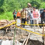 Wabup Fajar Tinjau Jalan Longsor Haur Papak Surian, Pemkab Sumedang Cari Solusi Permanen