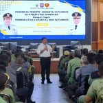 Tepati Janji Kampanye, Bupati Sumedang Serahkan Insentif untuk 7.314 Anggota Satlinmas