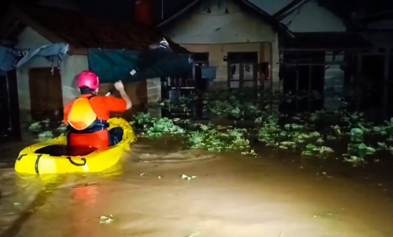Sungai Cimande Kembali Meluap Rendam Ratusan Rumah, Sejumlah Warga Dievakuasi