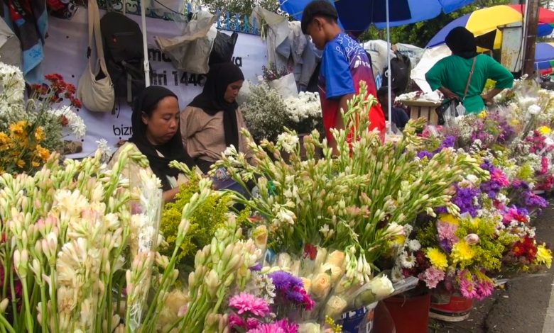 Berkah Lebaran, Pedagang Bunga Musiman di Sumedang Untung Jutaan Rupiah dalam Tiga Hari