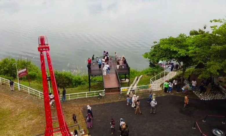 Wisata Tanjung Duriat di Sumedang Diserbu Pengunjung Pada Libur Lebaran 2025