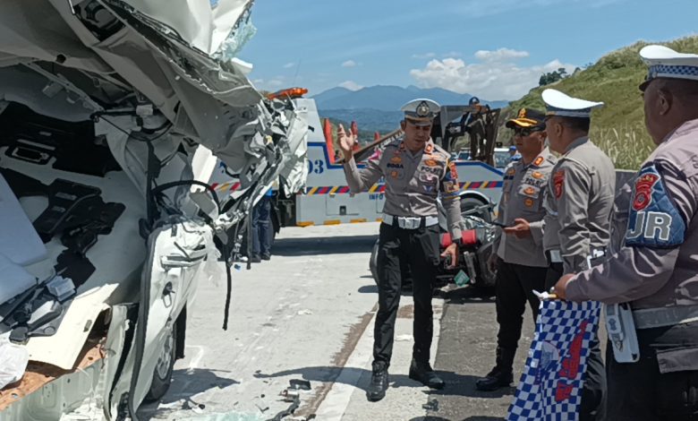 Kecelakaan Maut di Tol Cisumdawu Km 189, 3 Orang Meninggal Dunia