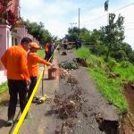 Jalan Kabupaten di Jatigede Longsor, Ancam Rumah dan Sekolah