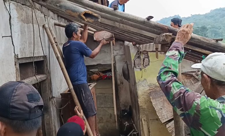 Gempa 3,7 Magnitudo Mengguncang Sumedang, Rumah Warga Ambruk
