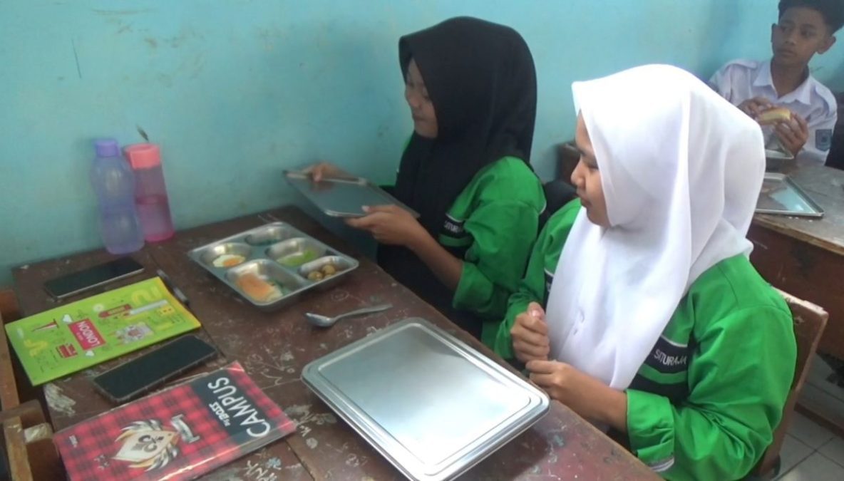 Bukan Sekadar Makan Siang, Program MBG Jadi Energi Baru Siswa SMKN Situraja Sumedang