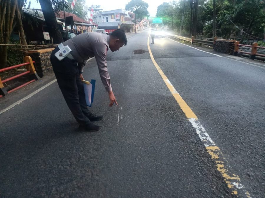 Naas, Pengendara Motor Tewas Terlindas Truk di Jalan Raya Bandung-Sumedang