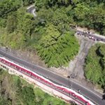 Bendera Merah Putih Sepanjang 1 Kilometer Dibentangkan di Cadas Pangeran Sumedang