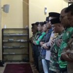 Pengemudi Ojol Sumedang Gelar Sholat Gaib Bersama Polres untuk Affan Kurniawan