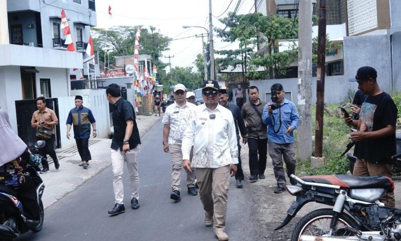 Bupati Sumedang Tinjau Jalan yang Baru Selesai Diperbaiki