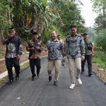 Ruas Jalan Loji-Bangbayang di Sumedang Rampung Dihotmix, Akses Antar Desa Kian Lancar