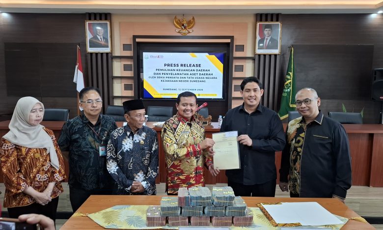 Kejari Sumedang Pulihkan Dana Rp 971 Juta dan Amankan Aset 26 Sekolah