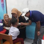Anak SD di Sumedang Divaksin, Dapat Uang Panyecep dari Bupati