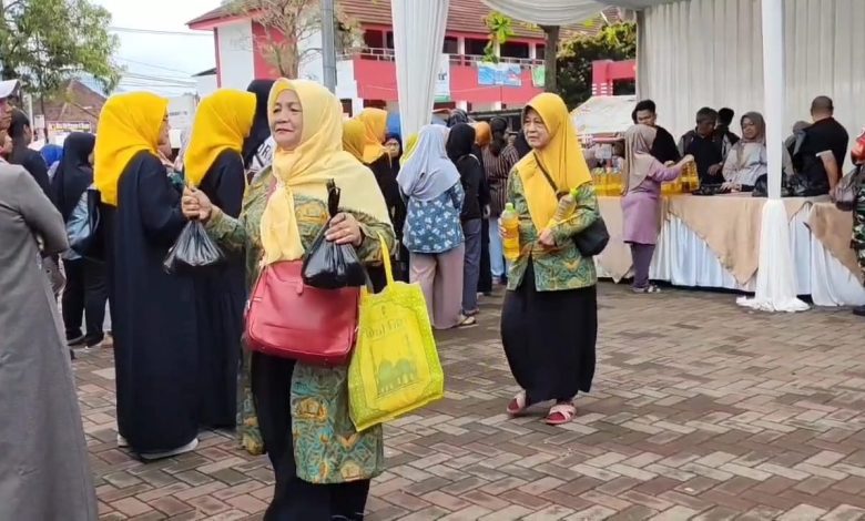 Operasi Pasar Kembali Digelar di Sumedang, Warga Serbu Sembako Murah