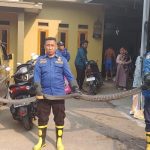 King Cobra 5 Meter Masuk Garasi Rumah Warga, Damkar Sumedang Turun Tangan